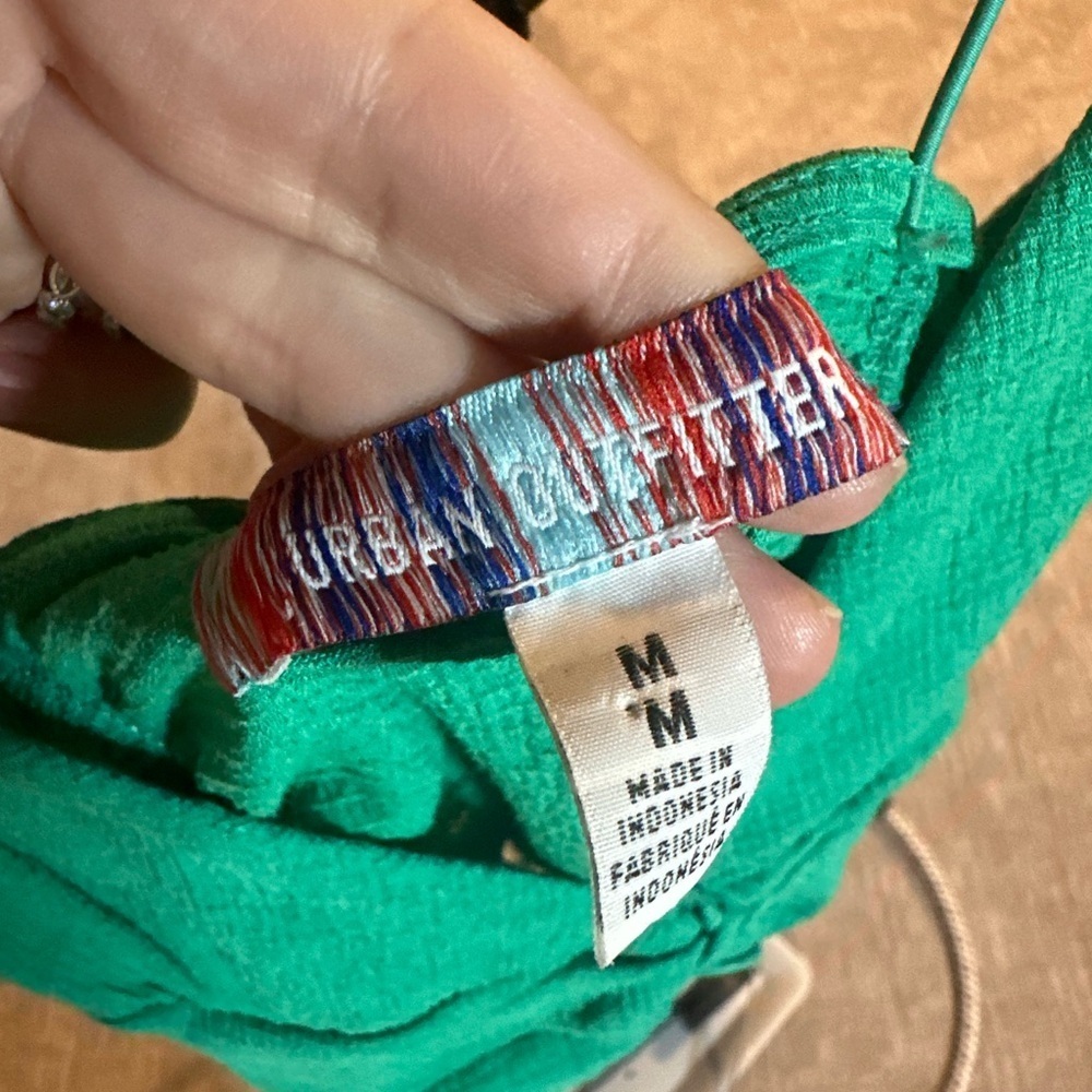 Urban Outfitters Green Cropped Top | spaghetti Strap | Medium | Going Out Top - Picture 4 of 7